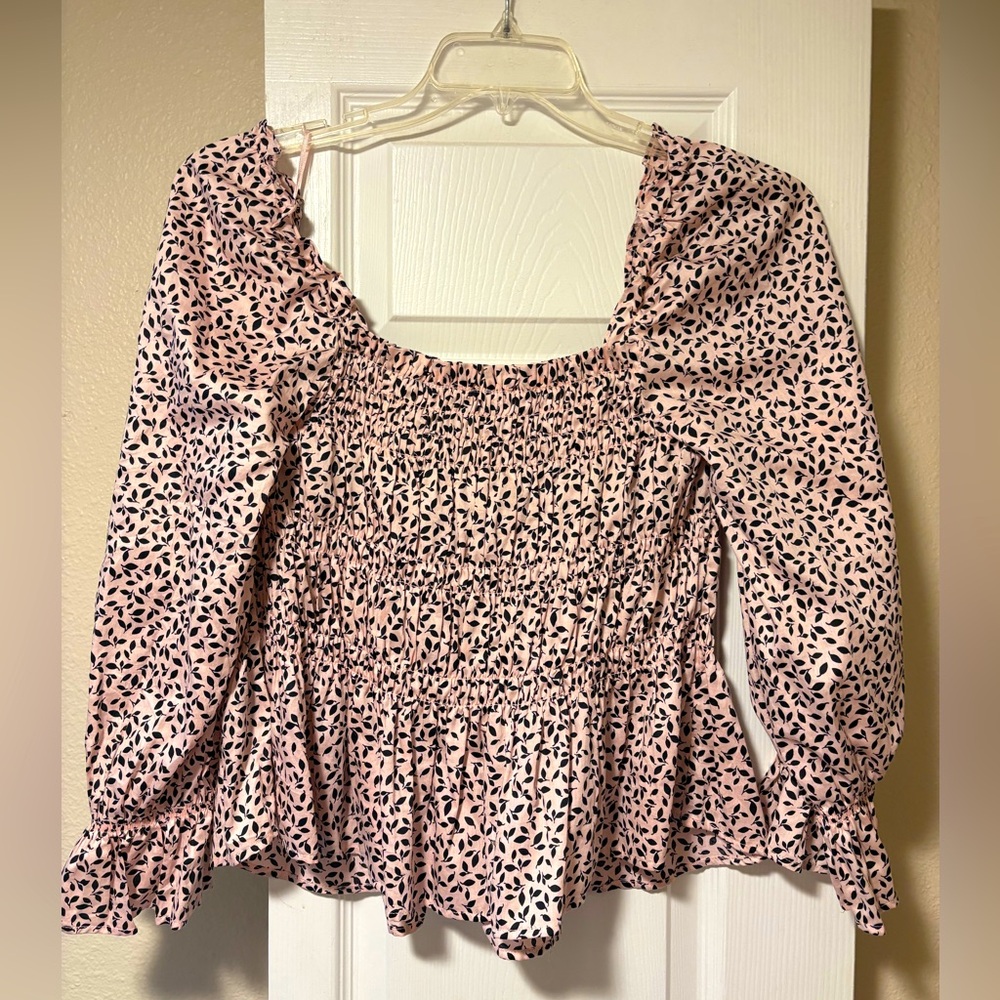 Who what wear blush pattern ruffle peplum blouse size L